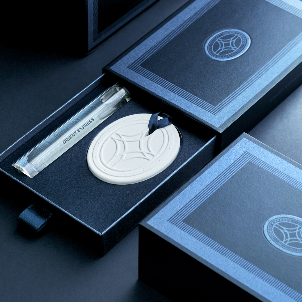 frontline-studio-oesy-corinthian-packaging-ceramic-perfume